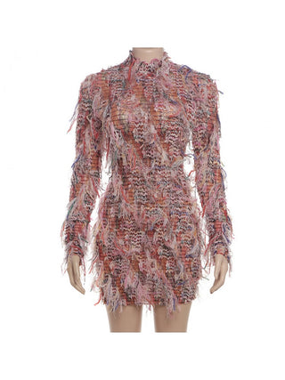 Minivestido de manga larga con flecos de colores en contraste