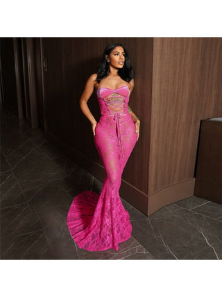 Vestido largo sin tirantes con lazo y encaje transparente